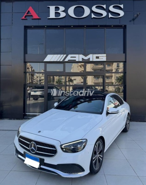 Mercedes E 200 2021 White Automatic Used for Sale in Sheikh Zayed City - 3