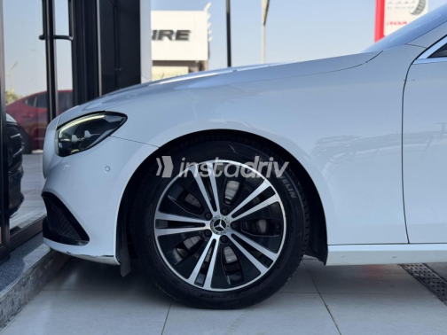 Mercedes E 200 2021 White Automatic Used for Sale in Sheikh Zayed City - 8