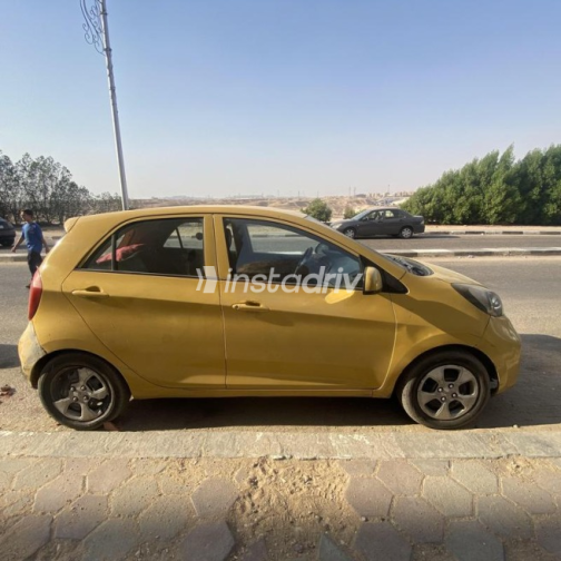 Kia Picanto 2015 Yellow Automatic Used for Sale in Giza - 3