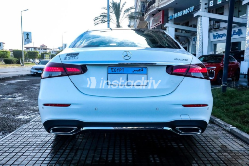 Mercedes E 200 2022 White Automatic Used for Sale in Madinaty - 6