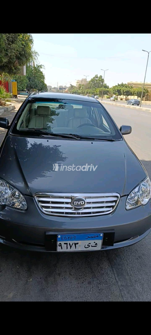 بى واى دى‬ F3 2011 رمادي أوتوماتيك مستعملة للبيع في الجيزة - 3