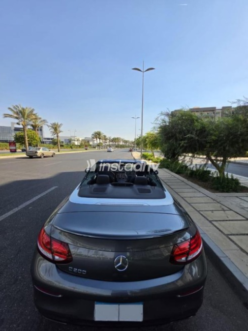 Mercedes C 200 2023 Dark Gray Automatic Used for Sale in Madinaty - 9