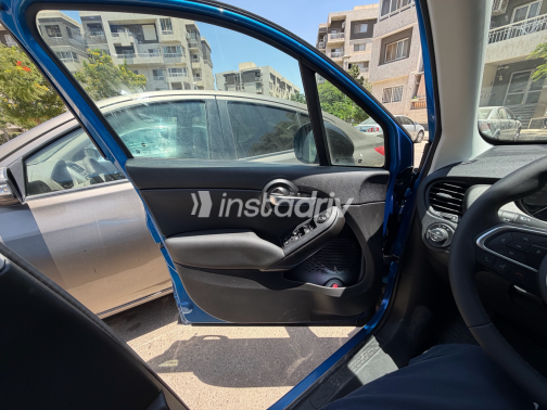 فيات 500 X 2024 أزرق أوتوماتيك مستعملة للبيع في مدينتى - 2