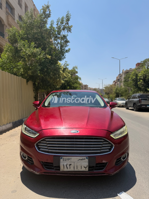 فورد فيوجن 2015 أبيض أوتوماتيك مستعملة للبيع في المقطم - 1