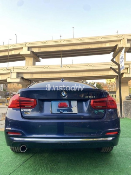 BMW 318 2019 Dark Blue Automatic Used for Sale in Cairo - 5