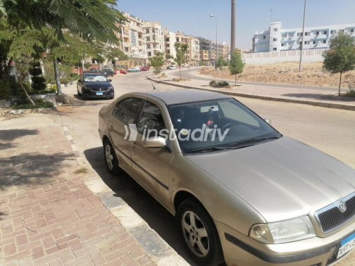 Skoda Octavia A4 2006 Gold Automatic Used for Sale in Alexandria - 5