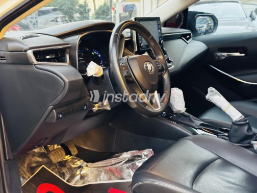 Toyota Corolla 2023 White Automatic Used for Sale in Nasr city - 3