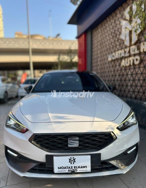 Seat Leon 2021 White Automatic Used for Sale in Cairo - 3