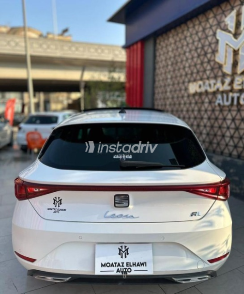 Seat Leon 2021 White Automatic Used for Sale in Cairo - 6