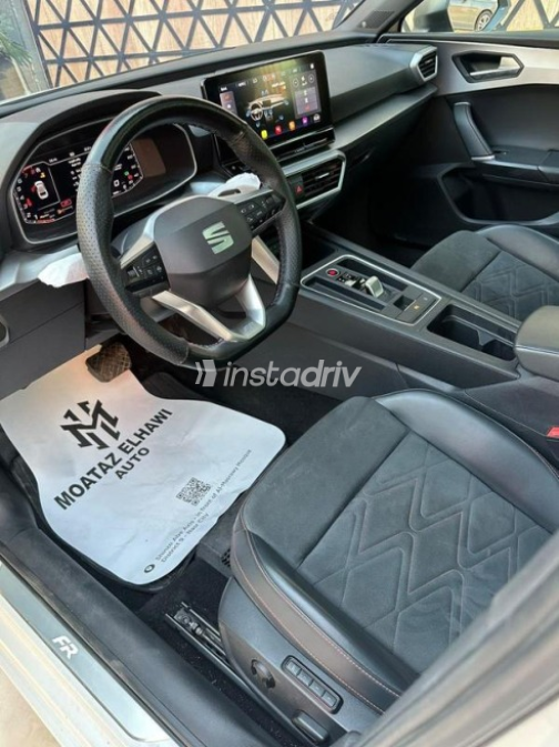 Seat Leon 2021 White Automatic Used for Sale in Cairo - 7