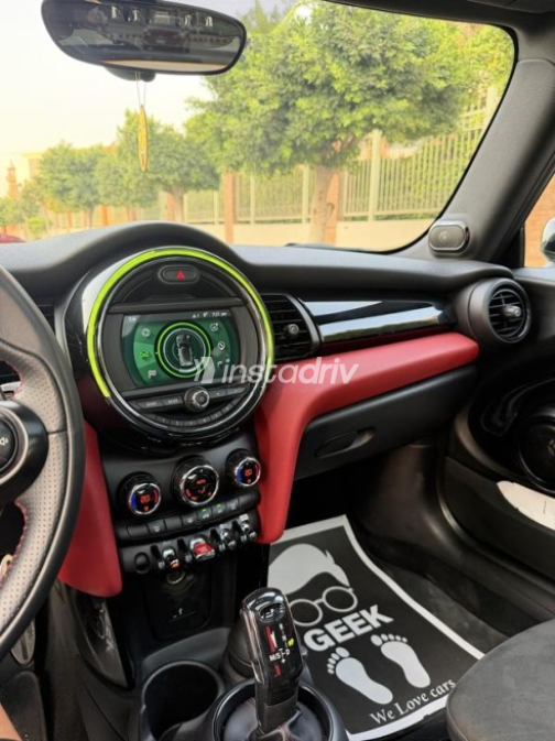 Mini Cooper 2021 Green Automatic Used for Sale in Heliopolis - 9