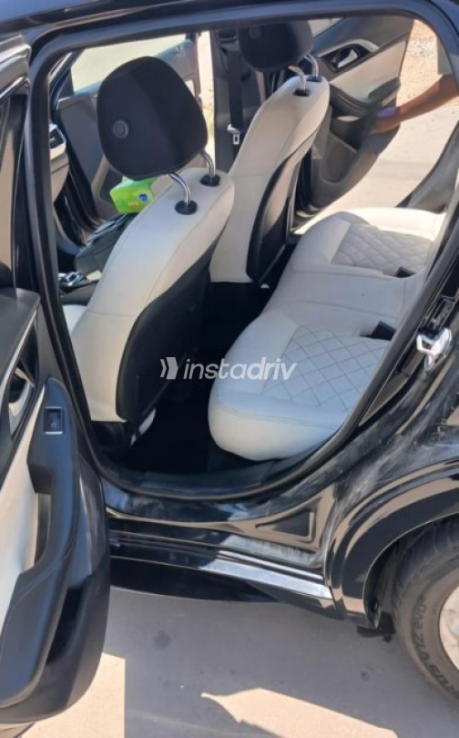 Infiniti Q30 2018 White Automatic Used for Sale in Greater Cairo ( Cairo + Giza) - 3