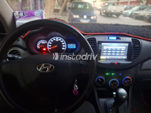 Hyundai I10 2016 Gold Automatic Used for Sale in Cairo - 2