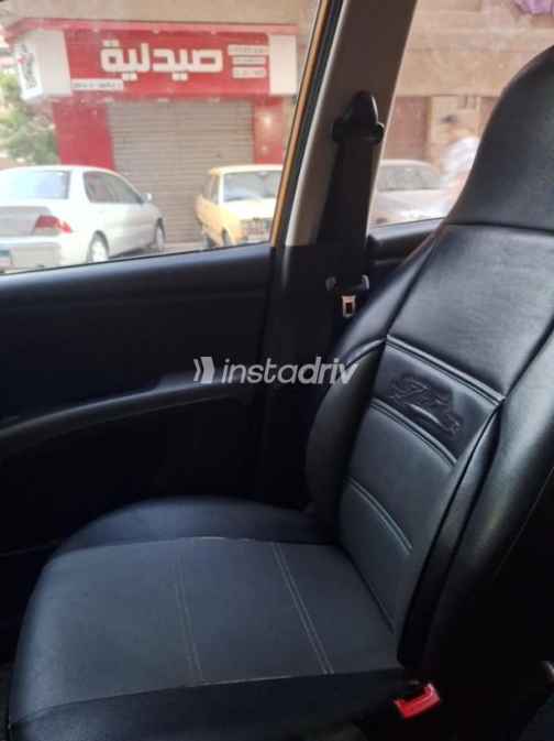 Hyundai I10 2016 Gold Automatic Used for Sale in Cairo - 3