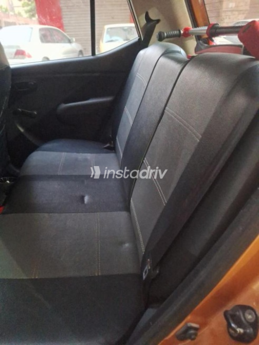 Hyundai I10 2016 Gold Automatic Used for Sale in Cairo - 4