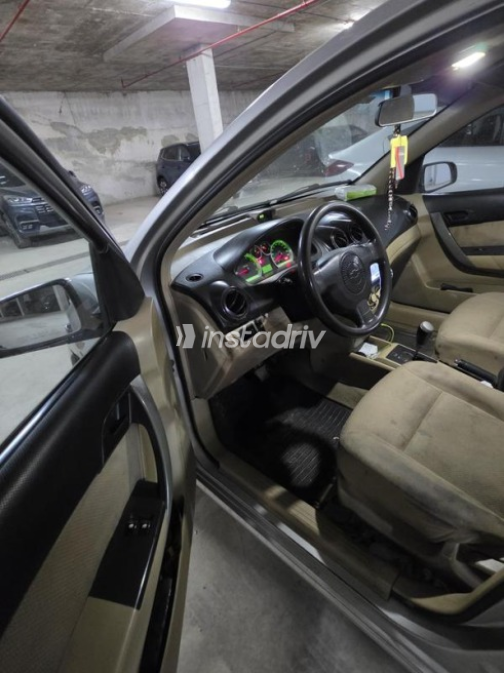 Chevrolet Aveo 2009 Silver Automatic Used for Sale in Sheikh Zayed City - 8