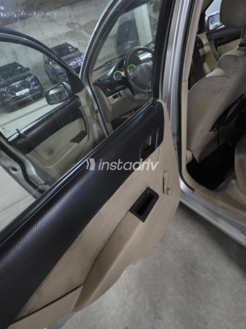 Chevrolet Aveo 2009 Silver Automatic Used for Sale in Sheikh Zayed City - 9