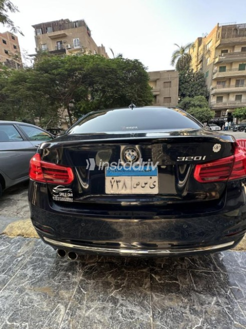 بي ام دبليو 320 2019 أزرق غامق أوتوماتيك مستعملة للبيع في المهندسين - 8