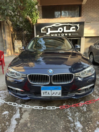 بي ام دبليو 320 2019 أزرق غامق أوتوماتيك مستعملة للبيع في المهندسين