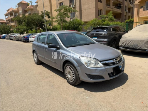 Opel Astra 2008 Gray Automatic Used for Sale in Sheikh Zayed City - 8