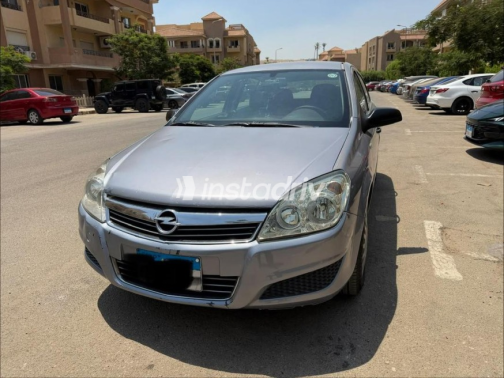 Opel Astra 2008 Gray Automatic Used for Sale in Sheikh Zayed City - 9