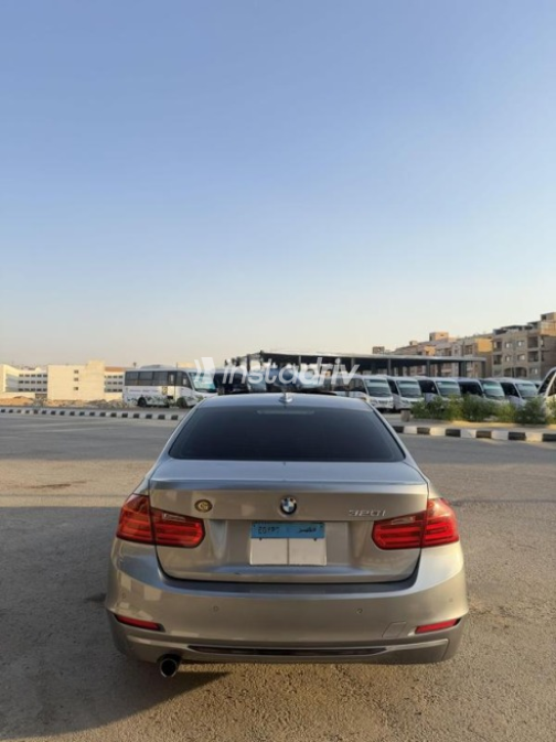 بي ام دبليو 320 2015 فضي أوتوماتيك مستعملة للبيع في مصر الجديدة - 3