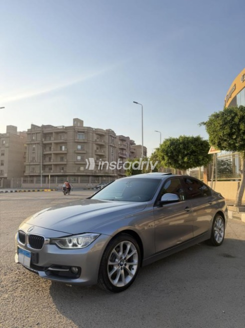 بي ام دبليو 320 2015 فضي أوتوماتيك مستعملة للبيع في مصر الجديدة - 4