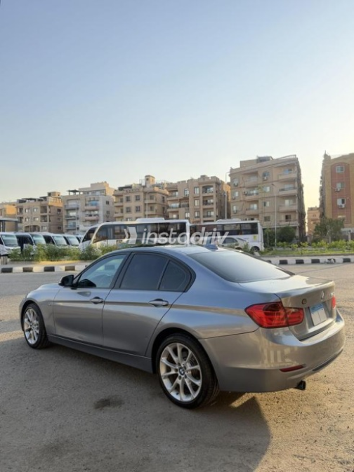 بي ام دبليو 320 2015 فضي أوتوماتيك مستعملة للبيع في مصر الجديدة - 5