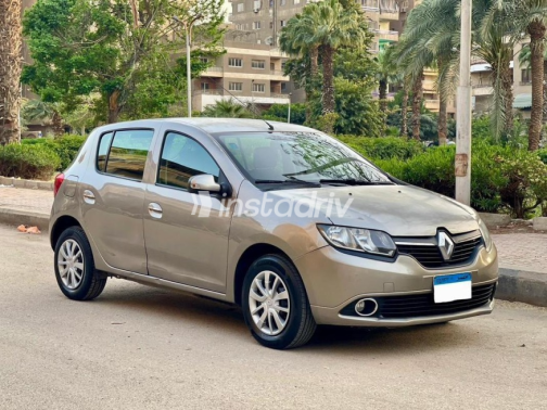 Renault Sandero 2015 Mocha Automatic Used for Sale in Giza - 6