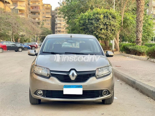 Renault Sandero 2015 Mocha Automatic Used for Sale in Giza - 8