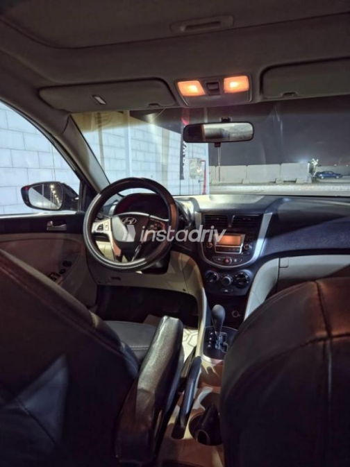 هيونداي اكسنت RB 2015 أسود أوتوماتيك مستعملة للبيع في 6 أكتوبر - 4