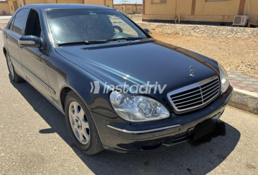 Mercedes S 320 2001 Black Automatic Used for Sale in Cairo - 2