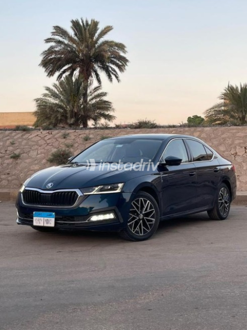 سكودا اوكتافيا 2021 أزرق غامق أوتوماتيك مستعملة للبيع في طنطا - 3
