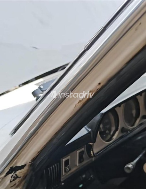 Peugeot 504 1977 White Automatic Used for Sale in Cairo - 1