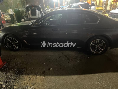 BMW 520 2019 Black Automatic Used for Sale in Cairo - 4