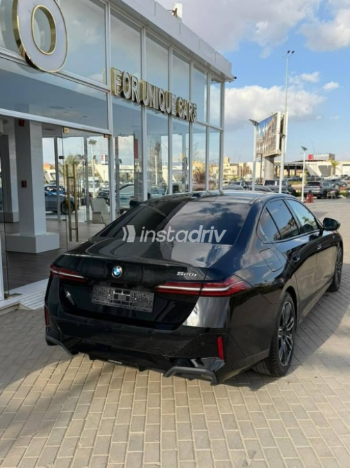 بي ام دبليو 520 2024 أسود أوتوماتيك مستعملة للبيع في الجيزة - 5
