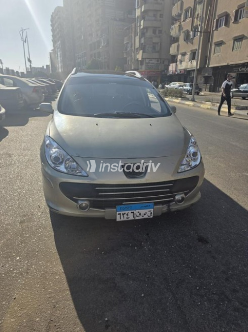 Peugeot 307 2007 Gold Automatic Used for Sale in Banha - 6