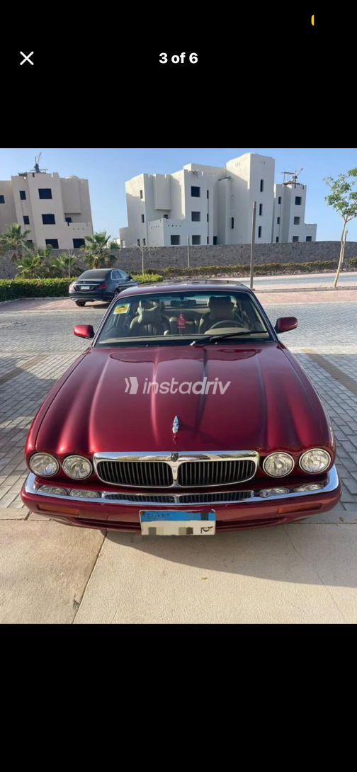 Jaguar XJ 1996 Red Automatic Used for Sale in Cairo - 1