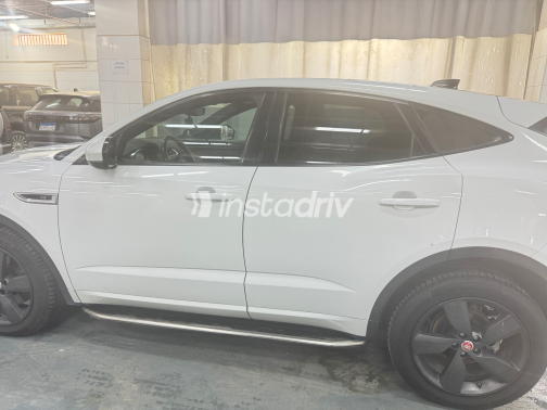 جاكوار E-pace 2020 أبيض أوتوماتيك مستعملة للبيع في القاهرة - 3