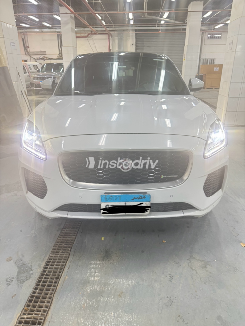 جاكوار E-pace 2020 أبيض أوتوماتيك مستعملة للبيع في القاهرة - 6