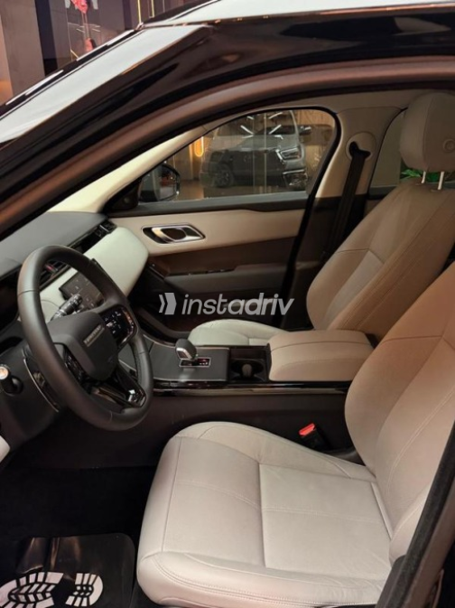 Land Rover Velar 2025 Black Automatic Used for Sale in Greater Cairo ( Cairo + Giza) - 3