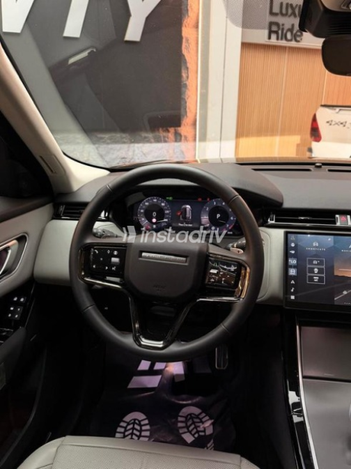 Land Rover Velar 2025 Black Automatic Used for Sale in Greater Cairo ( Cairo + Giza) - 4