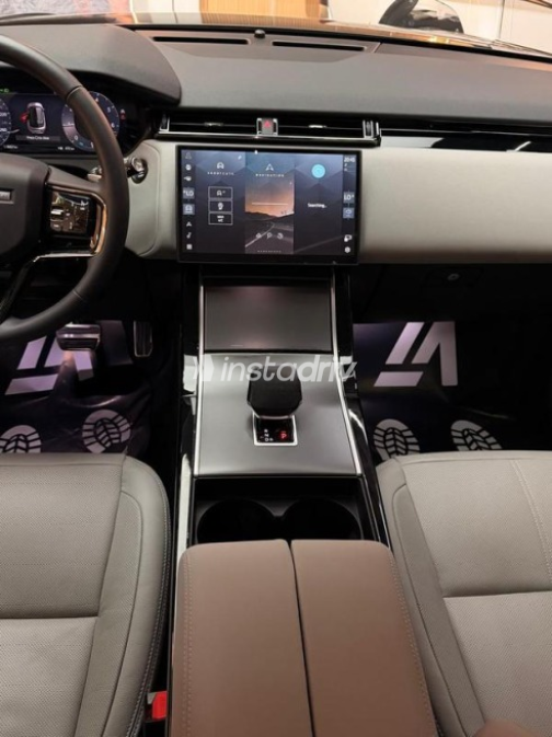 Land Rover Velar 2025 Black Automatic Used for Sale in Greater Cairo ( Cairo + Giza) - 5