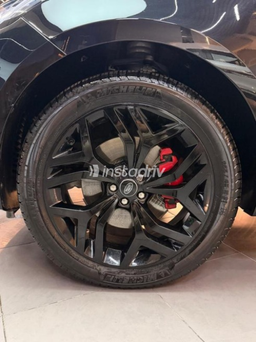 Land Rover Velar 2025 Black Automatic Used for Sale in Greater Cairo ( Cairo + Giza) - 9