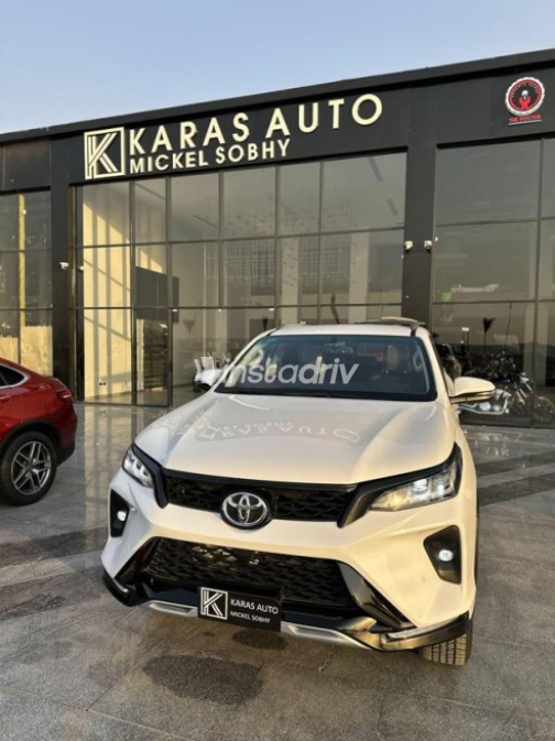 Toyota Fortuner 2025 White Automatic Used for Sale in Cairo - 1