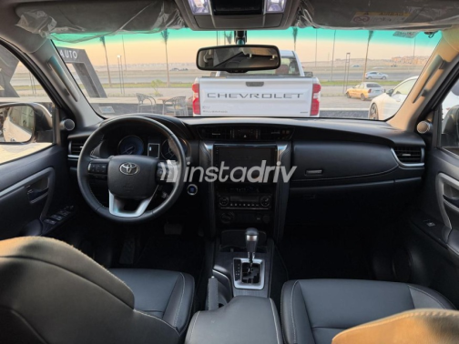 Toyota Fortuner 2025 White Automatic Used for Sale in Cairo - 2