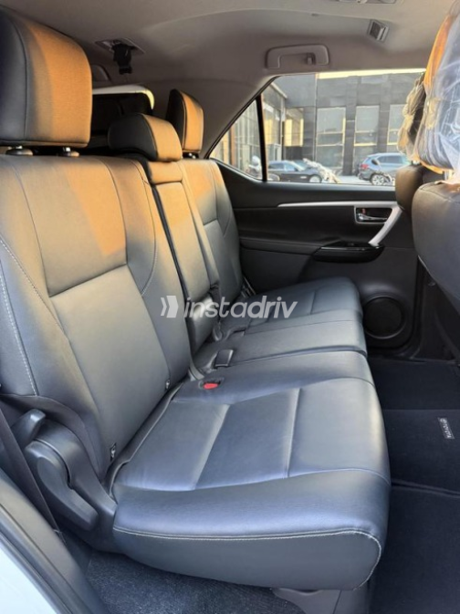 Toyota Fortuner 2025 White Automatic Used for Sale in Cairo - 3
