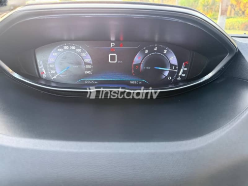 بيجو 5008 2019 فضي أوتوماتيك مستعملة للبيع في الجيزة - 10