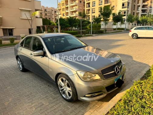 Mercedes C 180 2012 Gray Automatic Used for Sale in Cairo - 2