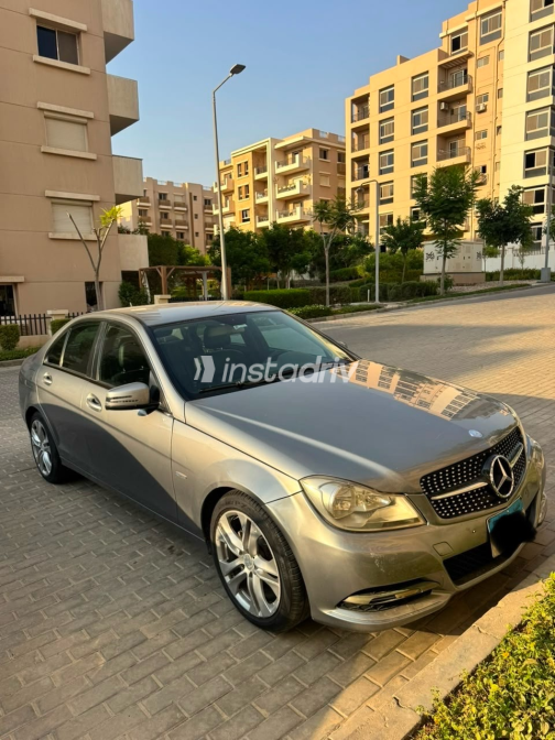 Mercedes C 180 2012 Gray Automatic Used for Sale in Cairo - 6